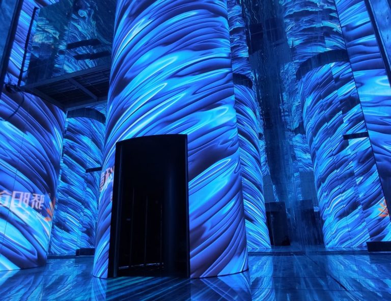 1浙江杭州吴山广场沉浸式LED空间 (1)