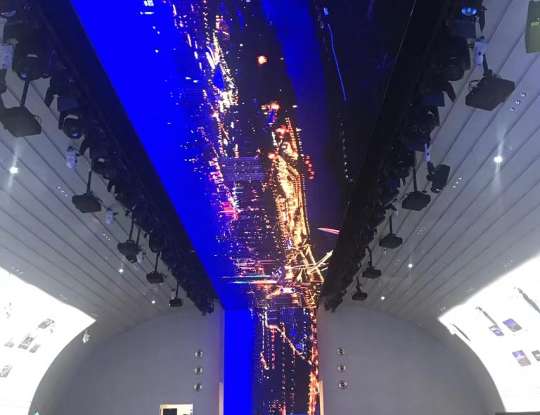 南京诺丁山艺术中心LED天幕 (1)